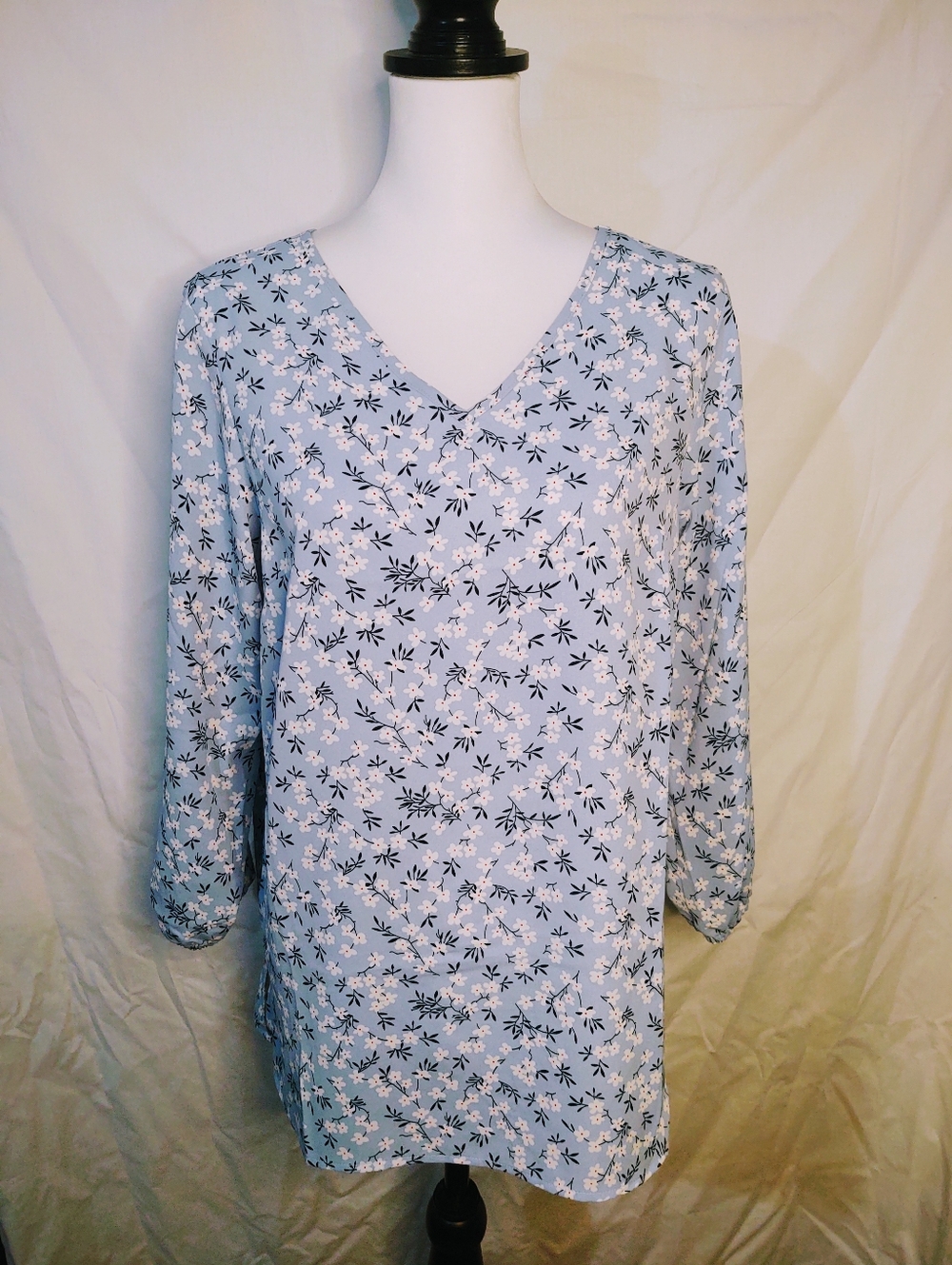 NWOT Mario Serrani Floral Lightweight Blouse Sz S